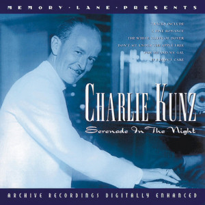 ดาวน์โหลดและฟังเพลง Medley: The Moon Got In My Eyes/Remember Me/It'S The Natural Thing To Do พร้อมเนื้อเพลงจาก Charlie Kunz