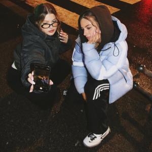 收聽L.U:N.A的Hvem skal jeg tro på歌詞歌曲