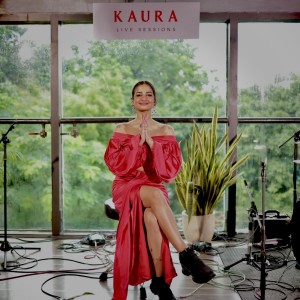 Listen to Bholay (Live) song with lyrics from Rashmeet Kaur