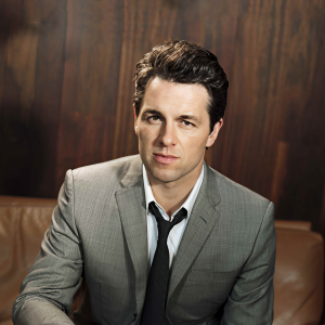 Julian Ovenden ดาวน์โหลดและฟังเพลงฮิตจาก Julian Ovenden