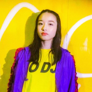 ดาวน์โหลดและฟังเพลง うまく進んでいたはずが พร้อมเนื้อเพลงจาก 珠 铃