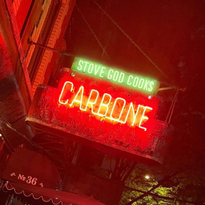 收聽Stove God Cooks的Carbone (Explicit)歌詞歌曲