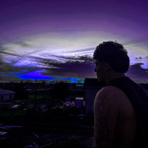 收聽Kurly Q的WHAT ABOUT MADNESS歌詞歌曲