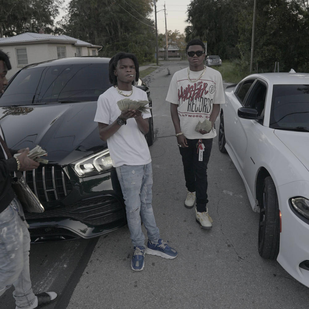 V8 (feat. Trapgeek) (Explicit)
