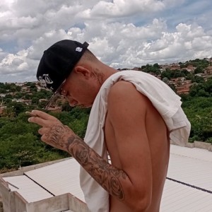 Listen to DESCENDO AQUECENDO - (Ft Mc Fabinho da Osk) (Explicit) song with lyrics from DJ GL PROD
