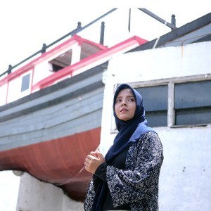 ดาวน์โหลดและฟังเพลง Adfaita พร้อมเนื้อเพลงจาก Lailissa'adah