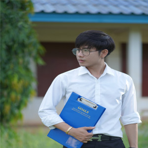 Listen to รักในวัยเรียน song with lyrics from Jaogolf