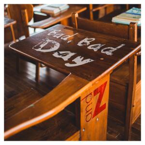 收聽And Z的Bad, Bad Day歌詞歌曲