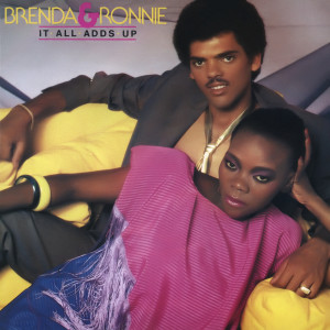 ดาวน์โหลดและฟังเพลง Living Together พร้อมเนื้อเพลงจาก Brenda Fassie