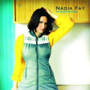 ดาวน์โหลดและฟังเพลง Honeycomb พร้อมเนื้อเพลงจาก Nadia Fay