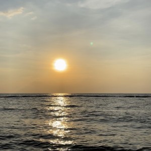 Listen to เธอจะมีฉันอยู่ข้างๆในวันที่ทุกอย่างทำเธอเสียใจ song with lyrics from phupa