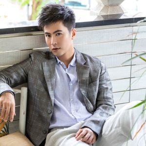 ดาวน์โหลดและฟังเพลง 全因为你 พร้อมเนื้อเพลงจาก Xu Bin