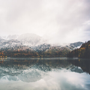 收聽Avava的Reading Music (Ambient)歌詞歌曲