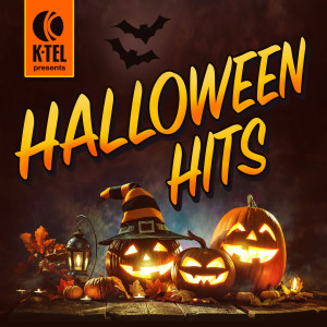 Dengarkan lagu Halloween Theme nyanyian Matt Fink dengan lirik