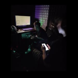 karmatwt的專輯TwT freestyle (feat. StasTwT) [Explicit]