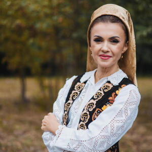 Andreea Voica的專輯Andreea Voica - Ce țini băgiță bicher