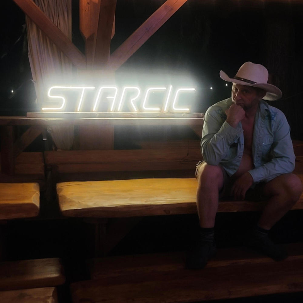 NEVER STOP SALSA (feat. Robbin Lace)