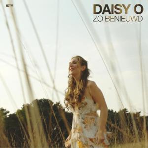 收聽Daisy O的Zo Benieuwd歌詞歌曲