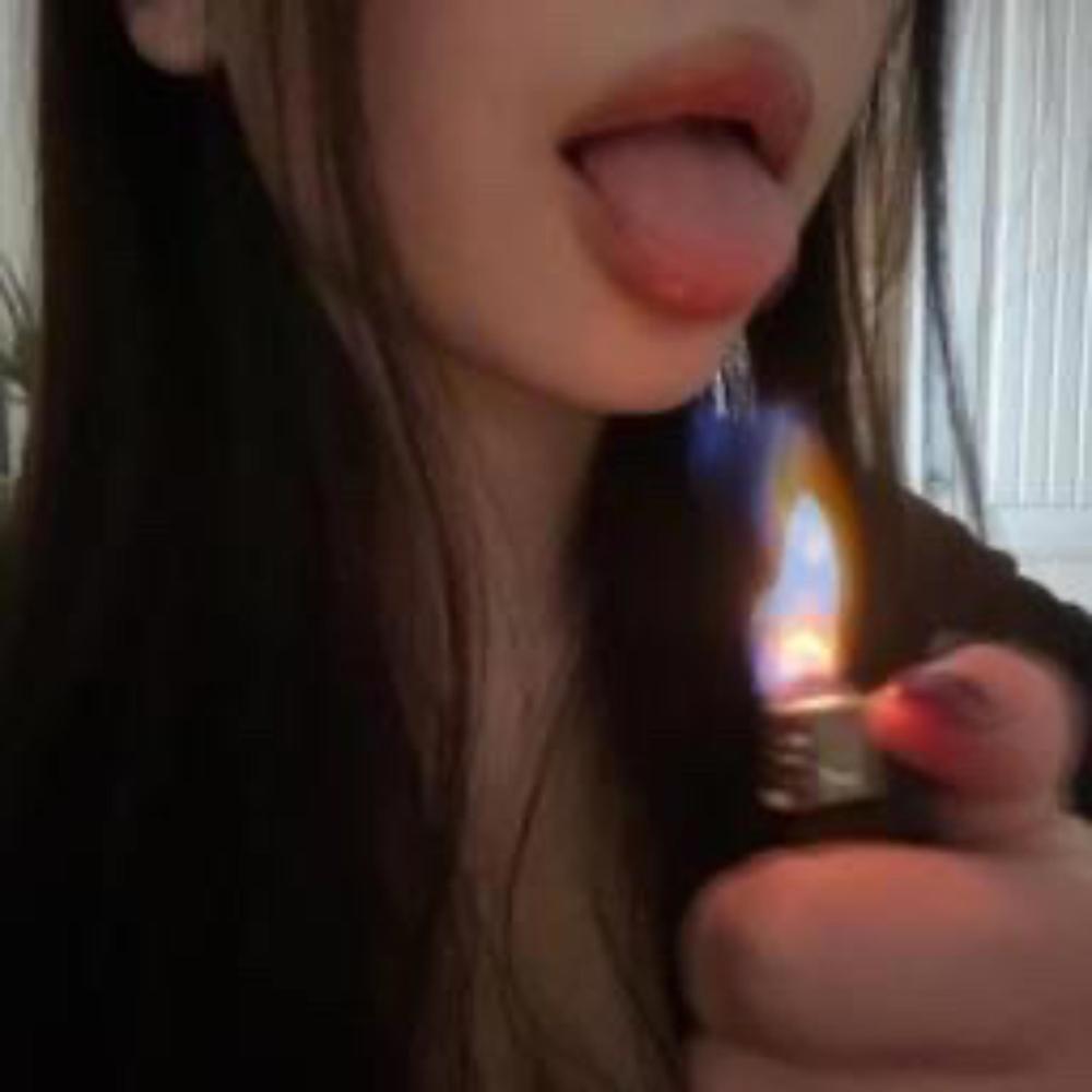 Shewnafuckonthelow (Explicit)