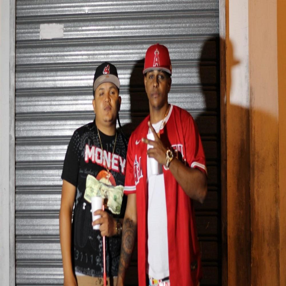 No Hay Paquete (feat. Black 021) (Explicit)