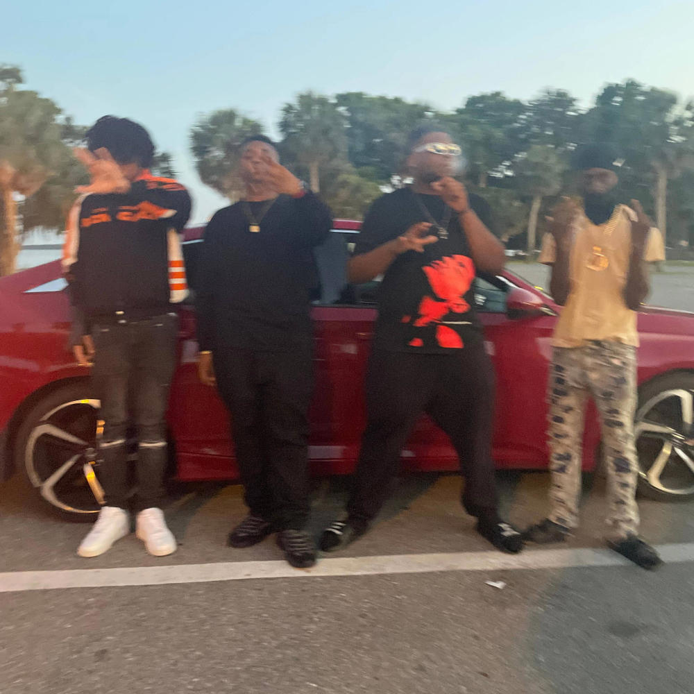 Different Blikk (feat. La Duggy, B9innee & RikkHavin) (Explicit)