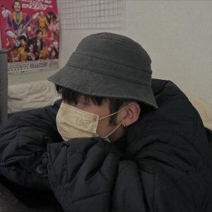 收聽kkisnotemo的雪落歌詞歌曲