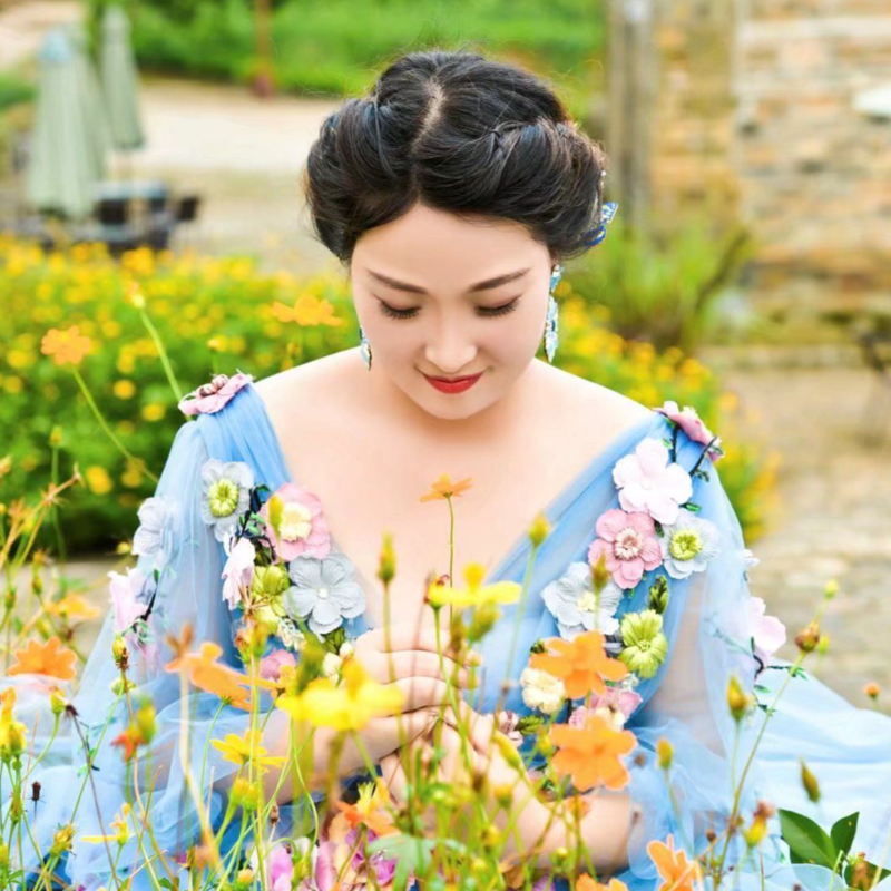 罗莉莉
