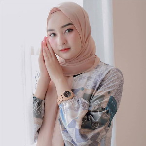 Dengarkan lagu mugharom nyanyian SM ENTERTAINMENT PRODUCTIONS dengan lirik