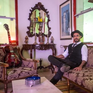 default playlist img