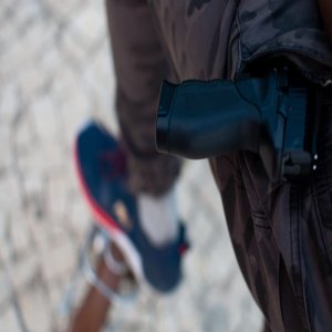 收聽Baby Venas的Corre (Explicit)歌詞歌曲