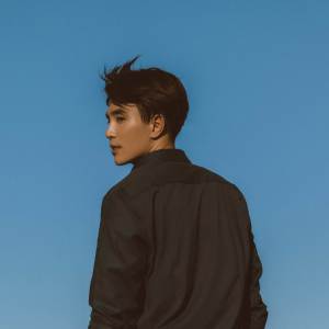 Listen to Nơi Ta Chờ Em song with lyrics from Will