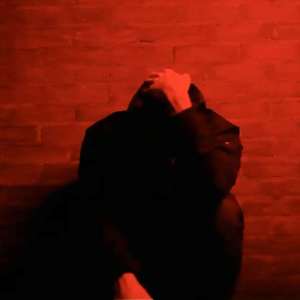 Listen to Dove il male rimane segreto song with lyrics from Met
