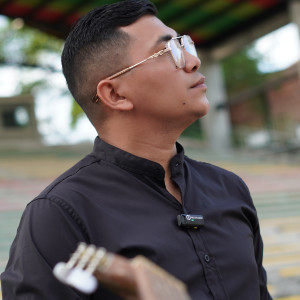 收聽Luis Gómez的Soy Parrandero歌詞歌曲