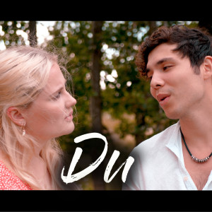Dengarkan Du lagu dari Laura & Mark dengan lirik