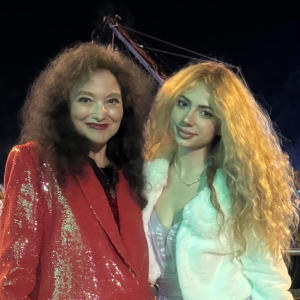 收聽Szenes Andrea的Jobb ez igy nekem (feat. Opitz Barbara)歌詞歌曲