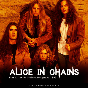 ดาวน์โหลดและฟังเพลง Man In The Box (Live) พร้อมเนื้อเพลงจาก Alice In Chains