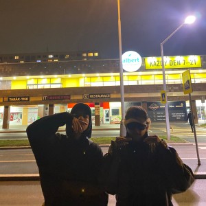 收聽gadzotrendi的nejsem smutnej nejsem mitski歌詞歌曲