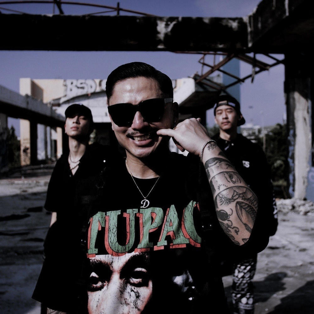 Family Thais (feat. TattyXL & Rhymekhamhaeng) (Explicit)