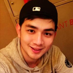 Listen to Cinta Yang Satu song with lyrics from Ricky Tanliz