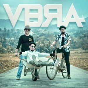 Listen to Milenia Cinta song with lyrics from VBRA