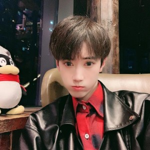 收听张孝宇Victor的只喜欢你 (其他)歌词歌曲