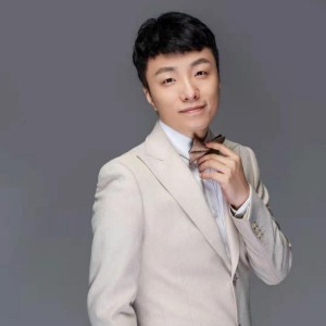 Listen to 见清平 (Demo) song with lyrics from 何亮