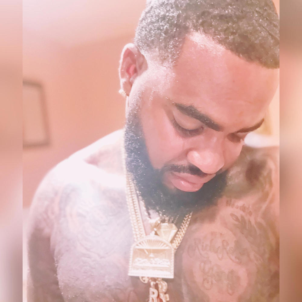 STILL FLIPIN BRICCS (feat. Pee5) (Explicit)