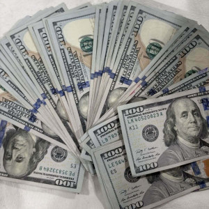 收听zebulunxo的Hunnids (Explicit)歌词歌曲