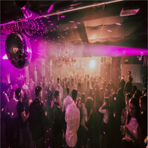 Dengarkan Maluparrari (Remix) lagu dari Bellamorea dengan lirik