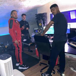 default playlist img