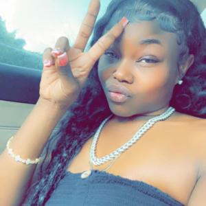 ดาวน์โหลดและฟังเพลง OUTSIDE (Explicit) พร้อมเนื้อเพลงจาก Pretty Black