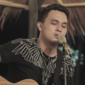 Listen to Lah Maratok Ranah Minang song with lyrics from Andri Dharma