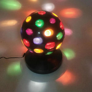 ดาวน์โหลดและฟังเพลง En La Disco พร้อมเนื้อเพลงจาก DJ ITO