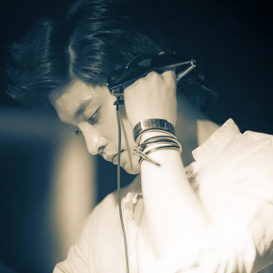 Sung Hoon ดาวน์โหลดและฟังเพลงฮิตจาก Sung Hoon